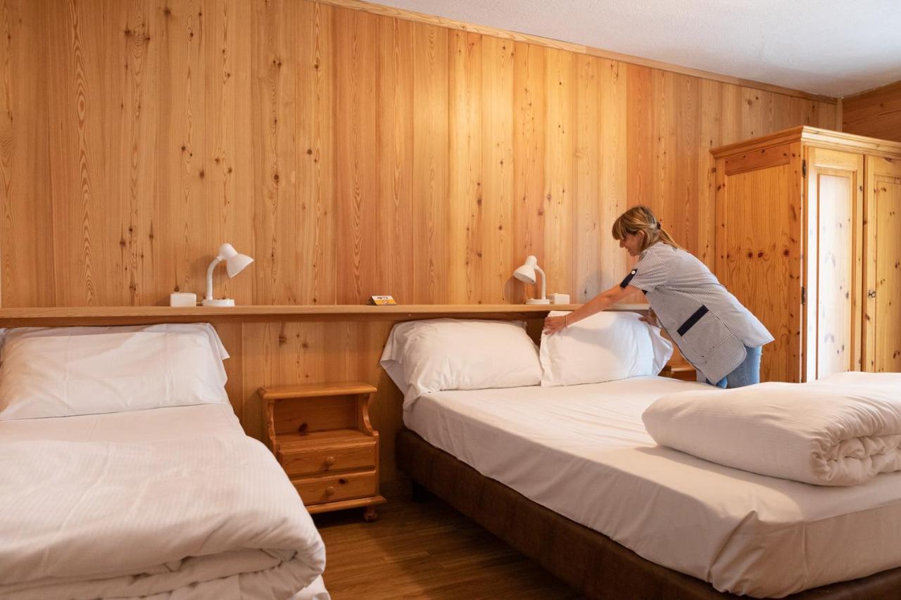 Hotel Meuble' Joli เบรยล์-แชร์วิเนีย ภายนอก รูปภาพ