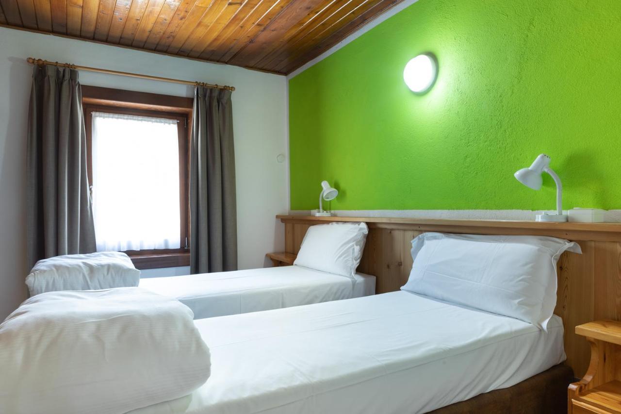 Hotel Meuble' Joli เบรยล์-แชร์วิเนีย ภายนอก รูปภาพ